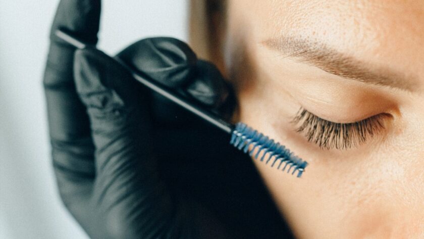 Jak naturalnie zagęścić rzęsy?