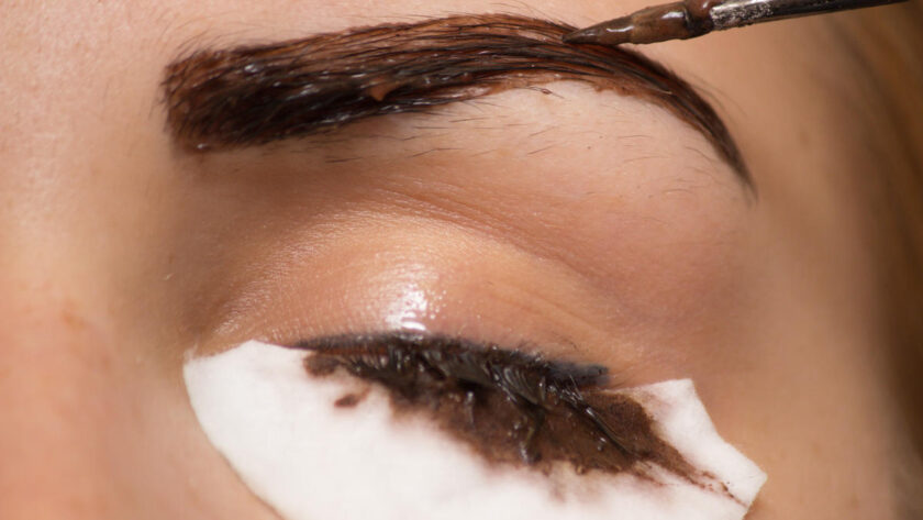 Jak aplikować hennę na brwi i rzęsy?