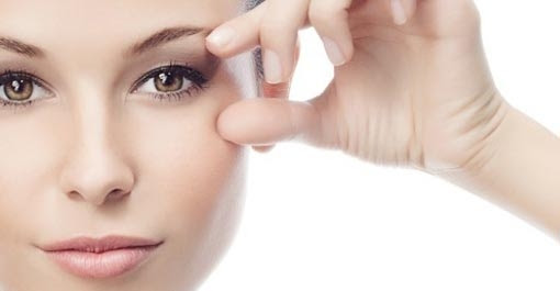 Jak unikać problemów z przedłużonymi rzęsami?